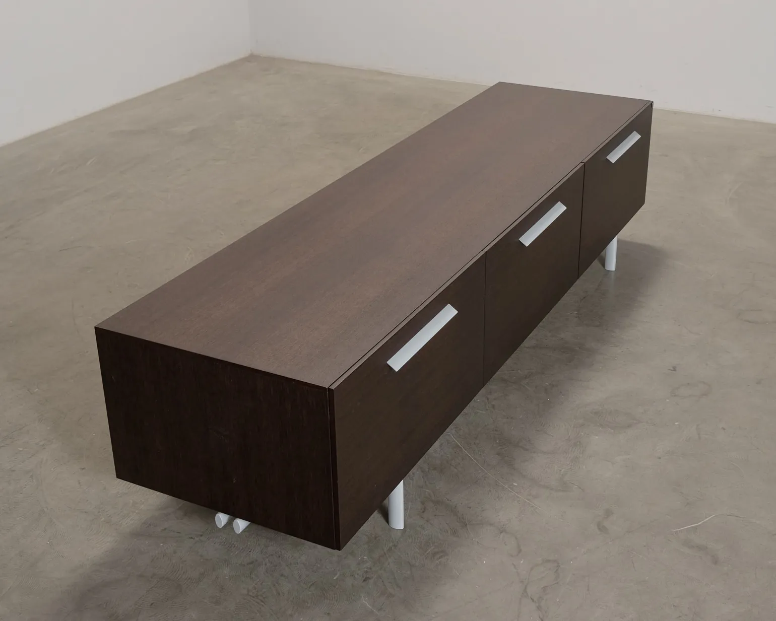 Ligne Roset TV-bänk brun