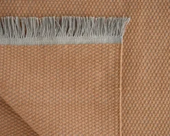 Linie Design Pastoral Unity matta 140 x 200 cm bärnsten