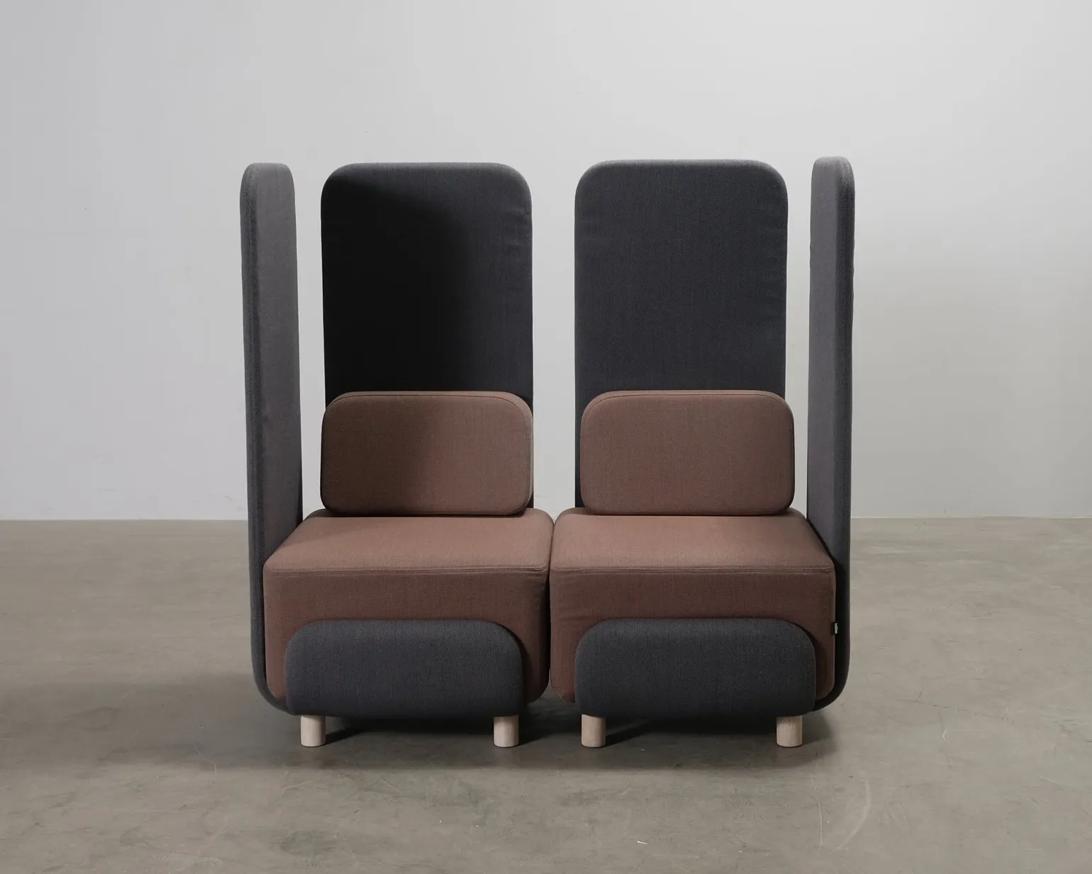 LoOok Industries 2-sits Area soffa brun / grå
