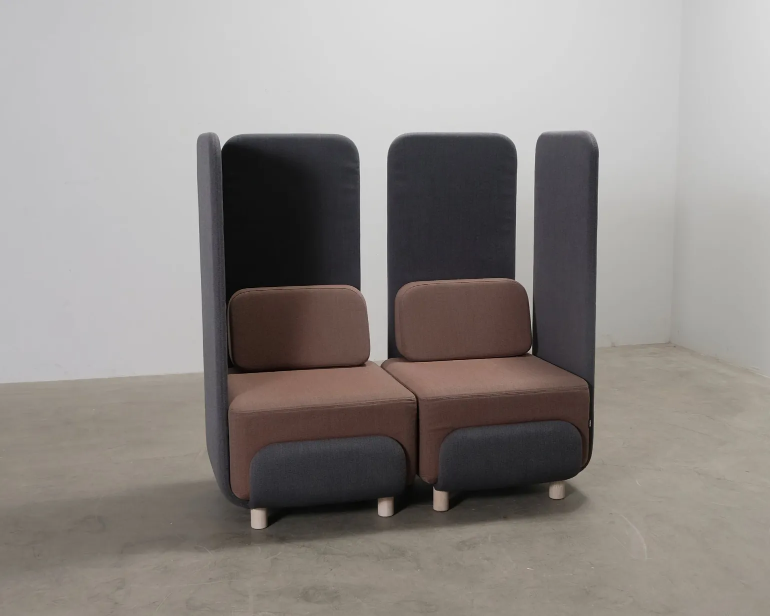 LoOok Industries 2-sits Area soffa brun / grå