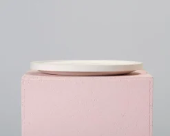 Louise Roe Gallery Objekt 10 bricka kalksten