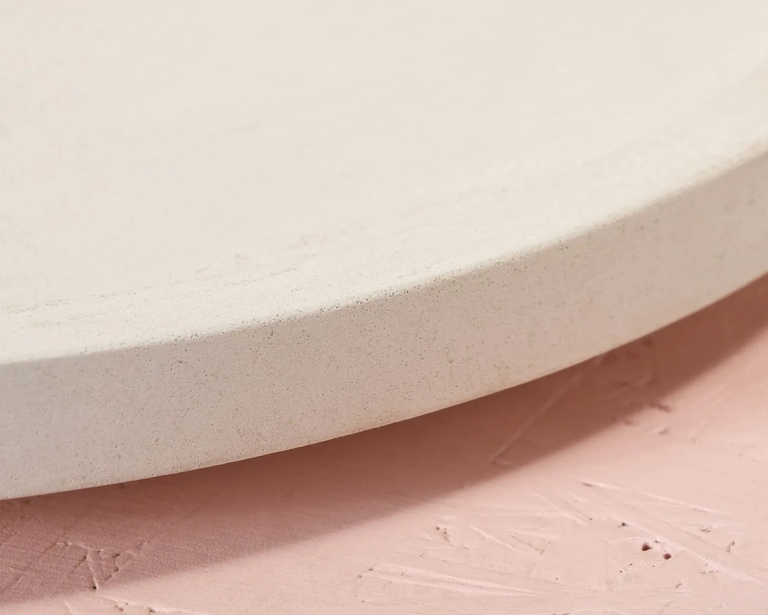 Louise Roe Gallery Objekt 10 bricka kalksten