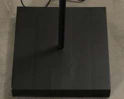 Luxo L1 golvlampa svart