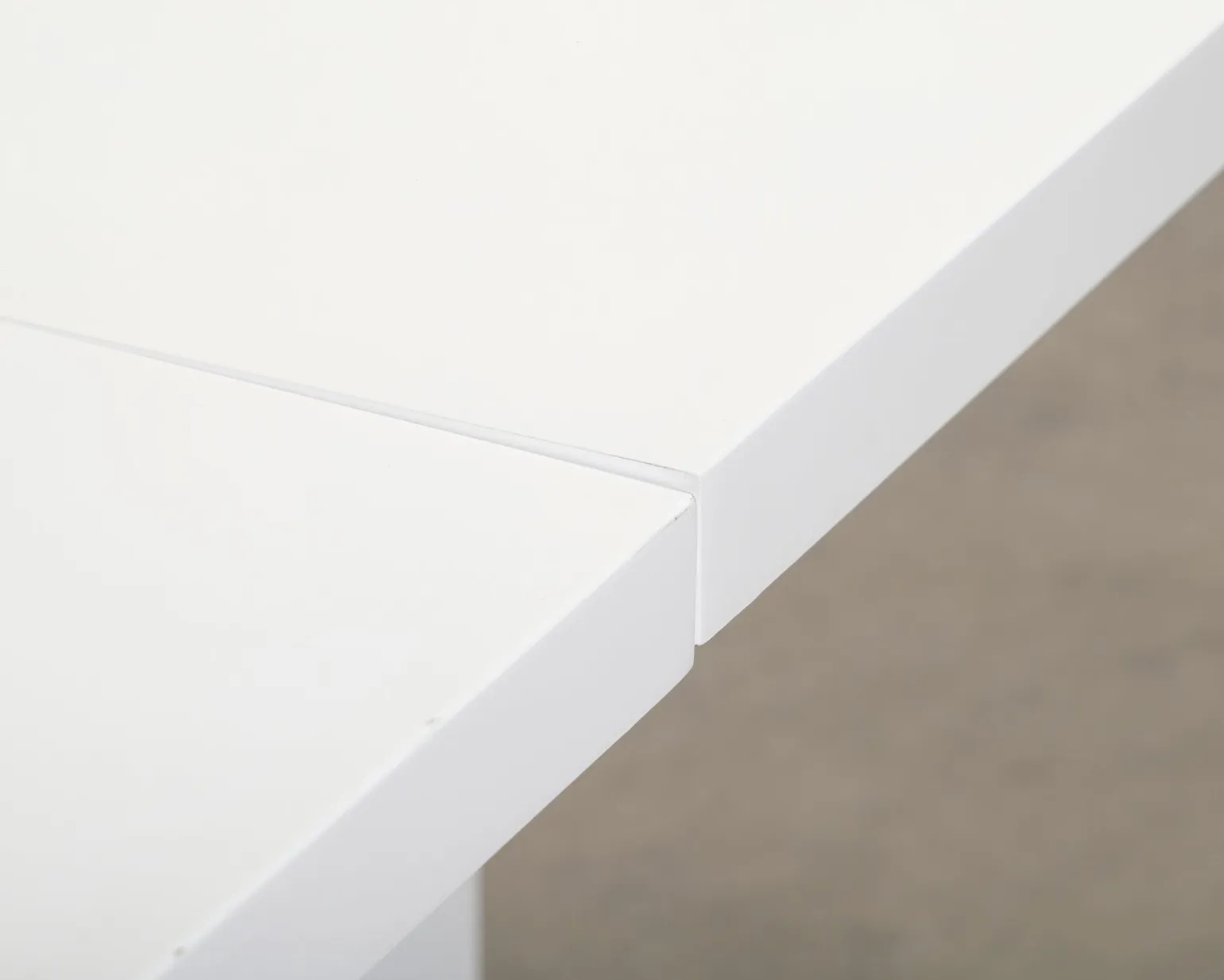 Malibu förlängningsbart matbord vit