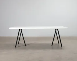 Matbord 210 cm vit / svart