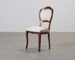 Matstol i trä och grå sits