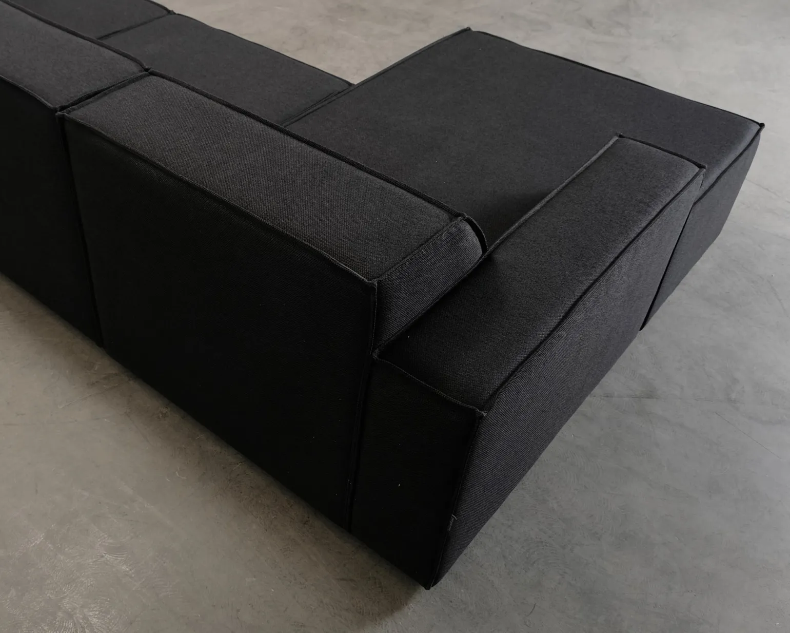 Micadoni Jodie 4-sits divansoffa grå