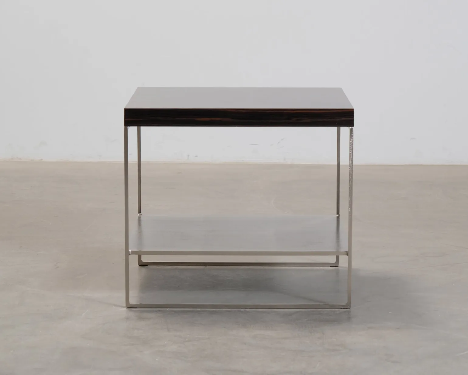 Minotti soffbord 60 x 60 cm