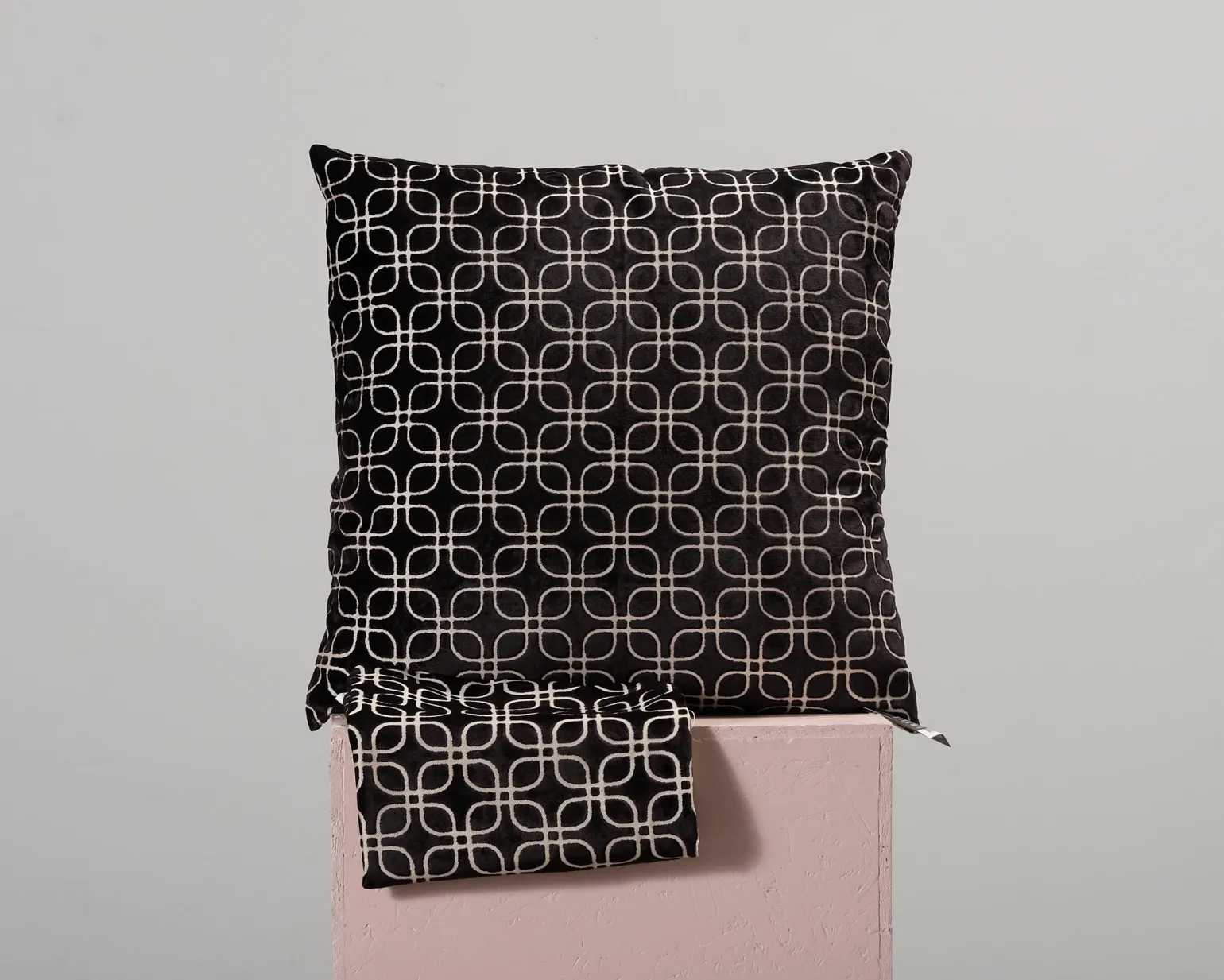 Mio Sixty kuddfodral 60 x 60 cm svart, set om 4
