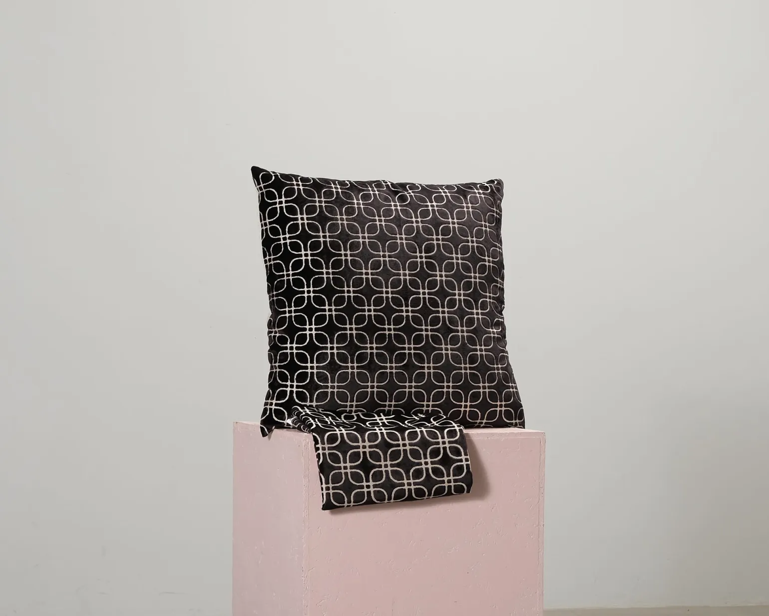 Mio Sixty kuddfodral 60 x 60 cm svart, set om 2