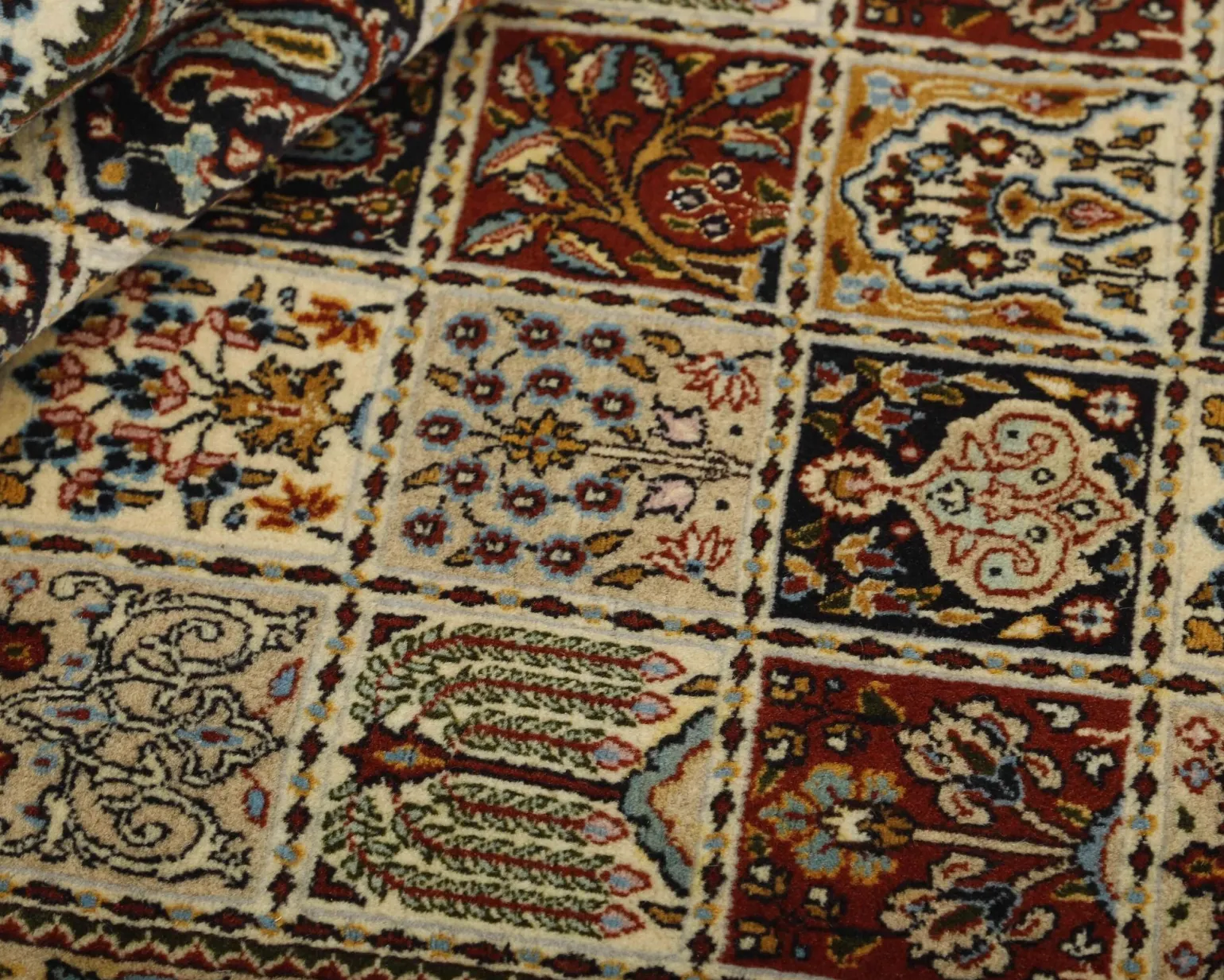 Moud Garden orientalisk matta 148 x 185 cm