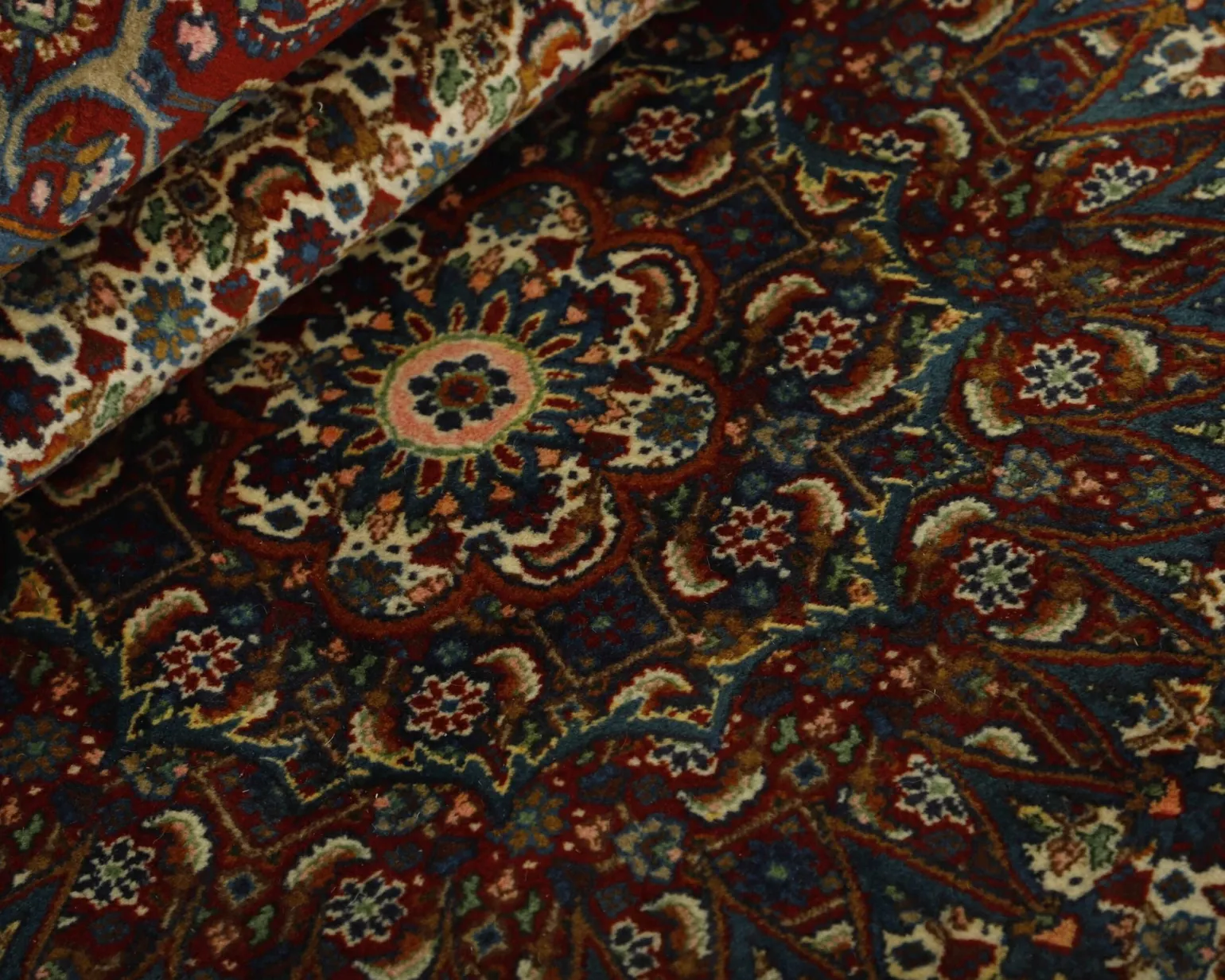 Moud Mahi orientalisk matta 197 x 282 cm