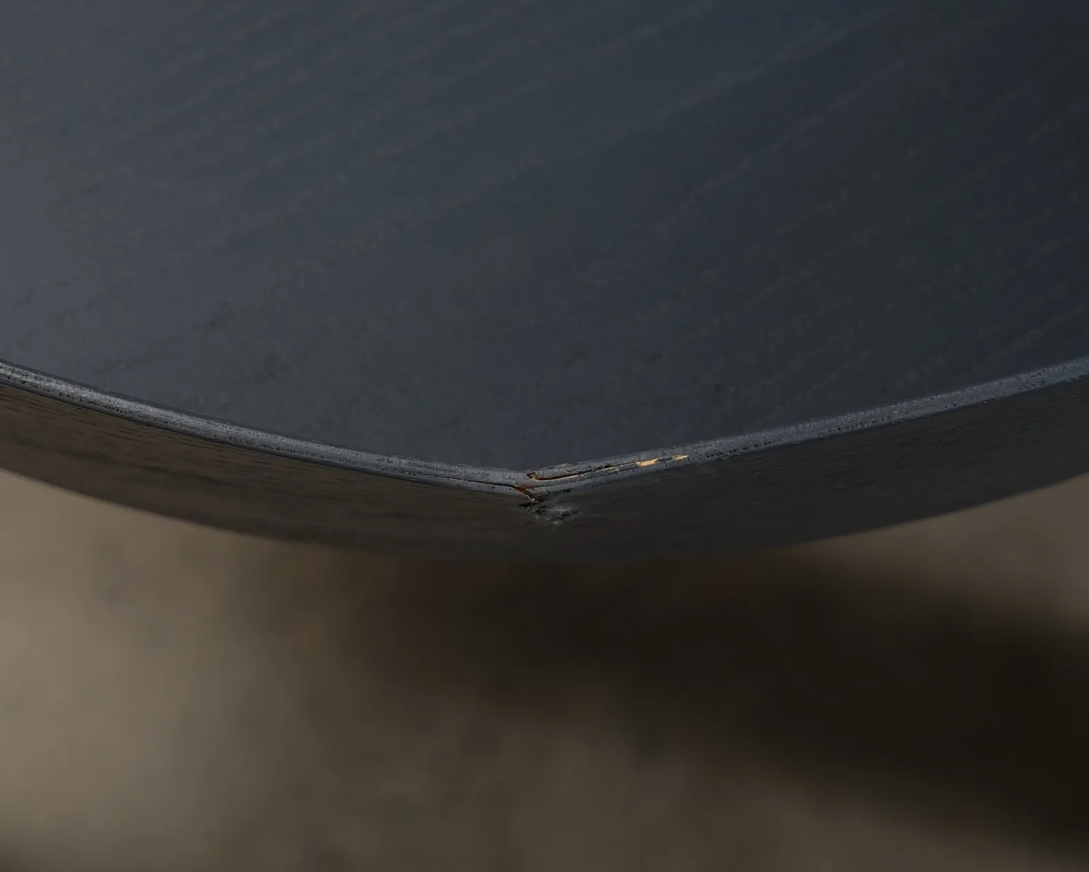 Muuto Around sidobord antracit
