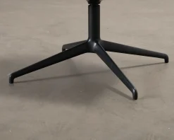 Muuto Fiber Conference Swivel fåtölj svart / mörkblå