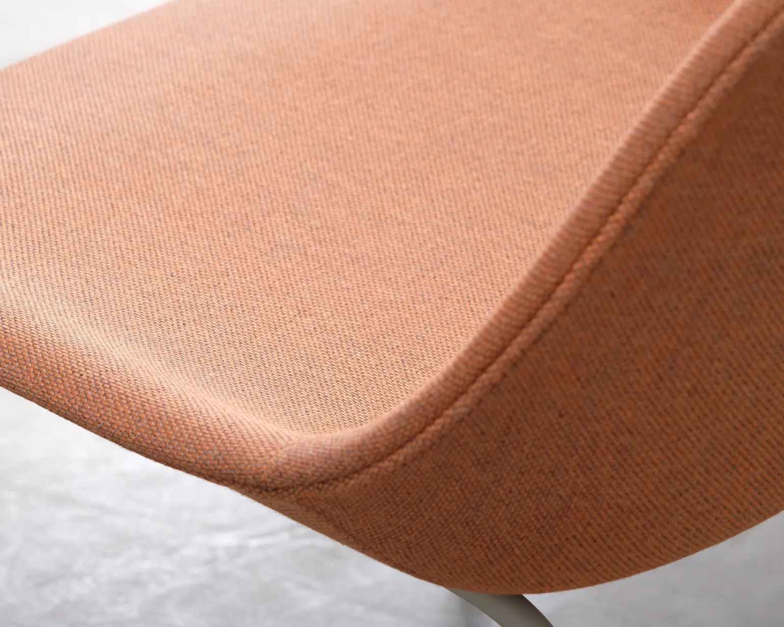 Muuto Fiber fåtölj orange