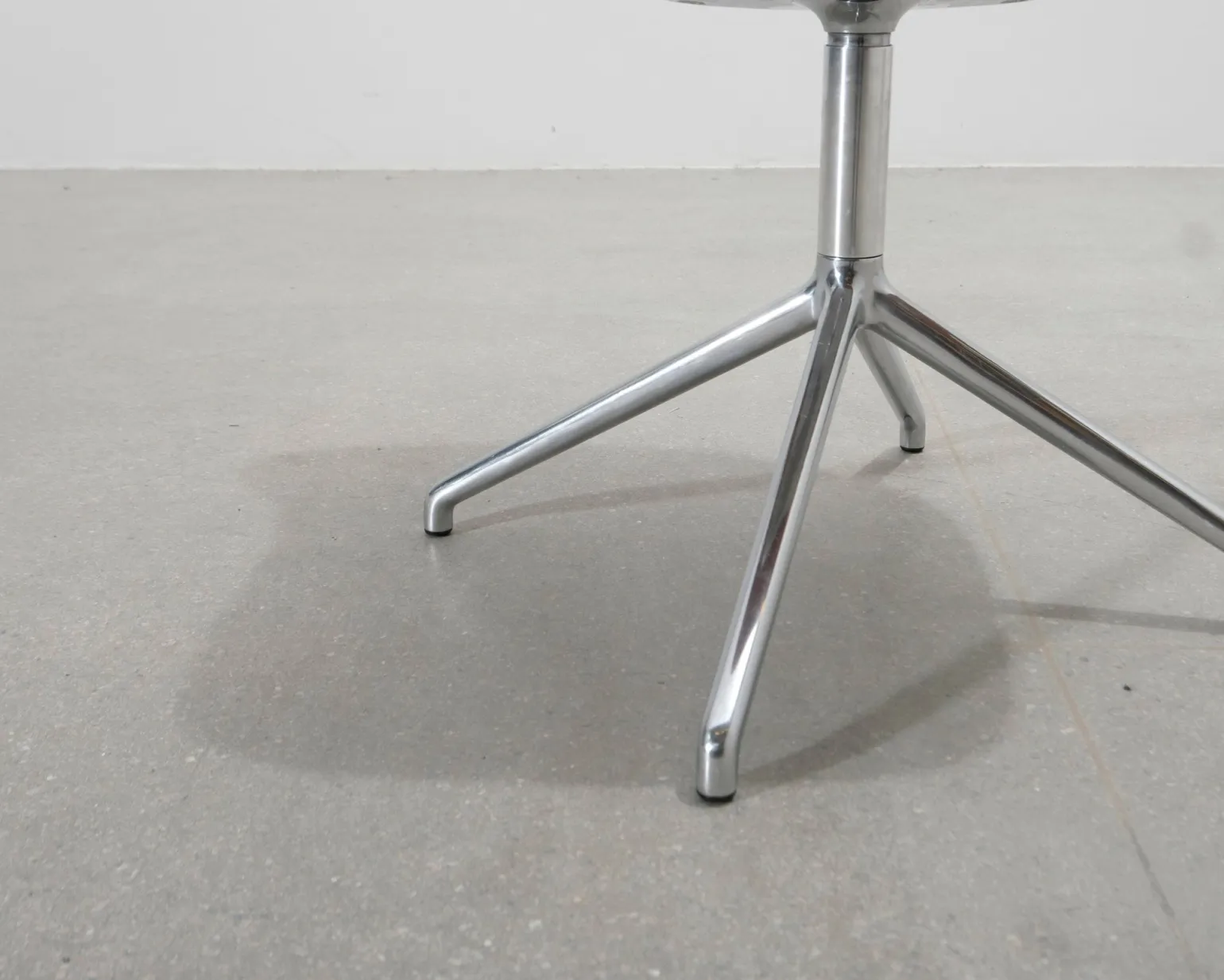 Muuto Fiber Side