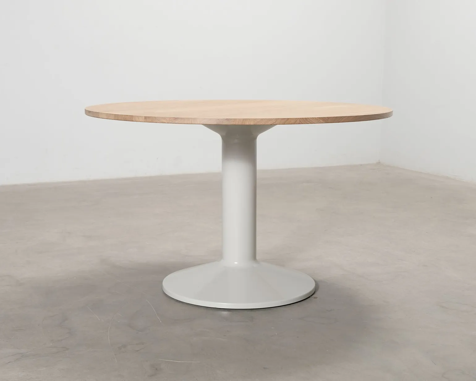 Muuto Midst matbord ø 120 cm oljad ek / grå