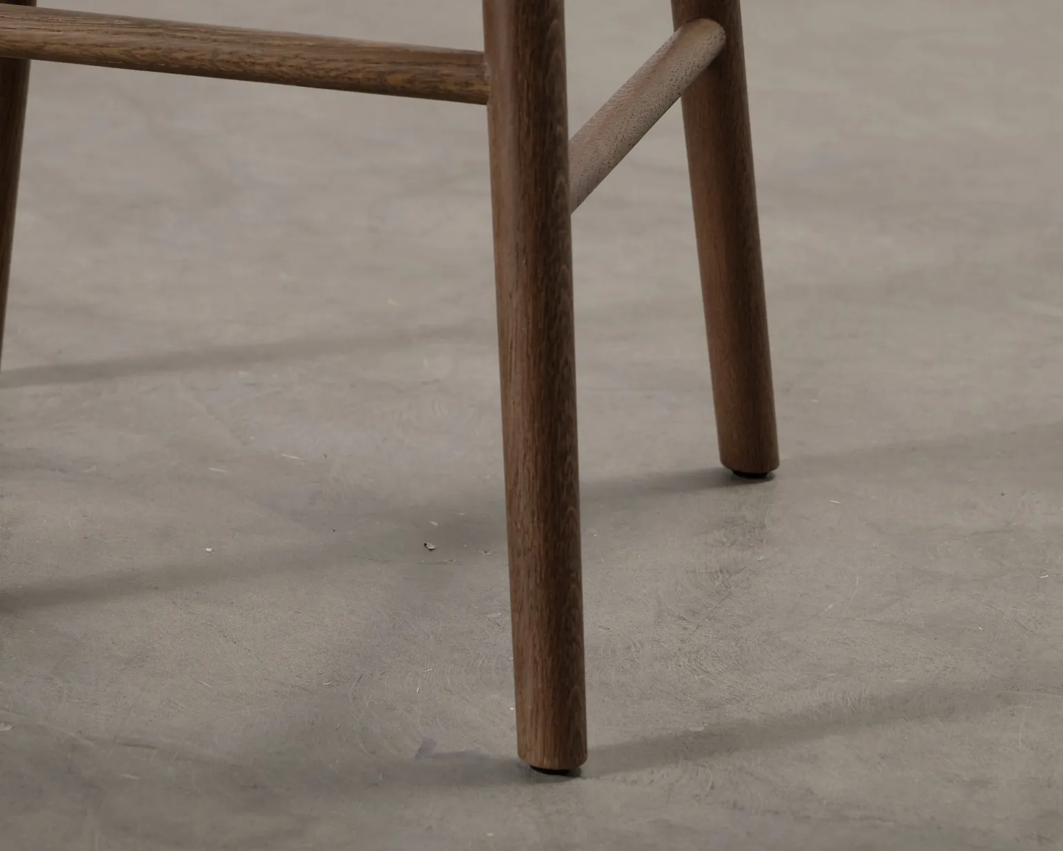 Muuto Nerd barstol 75 cm dark stained oak