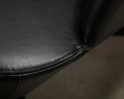Muuto Oslo skinnfåtölj svart