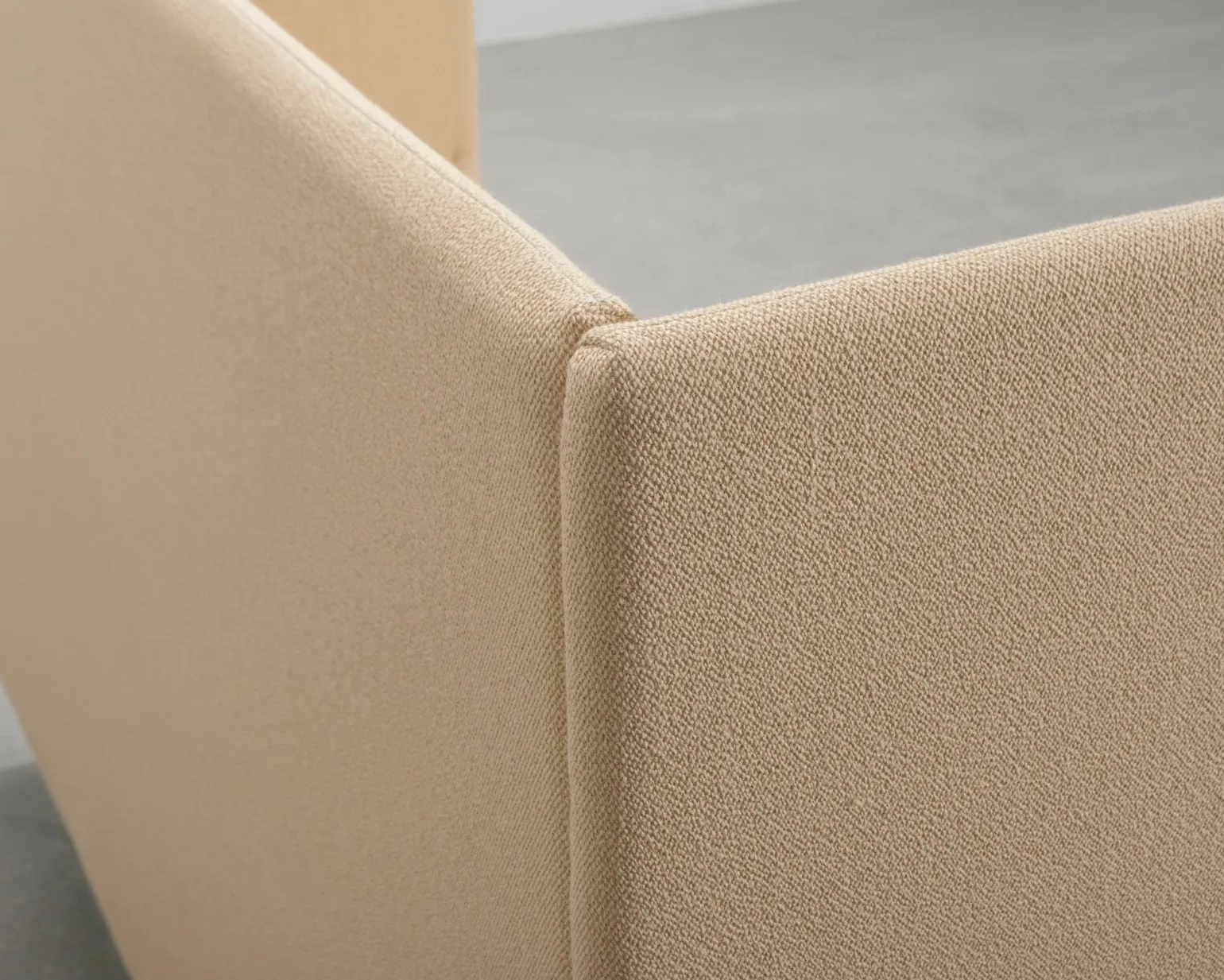 Muuto Outline Highback 2-sits soffa beige