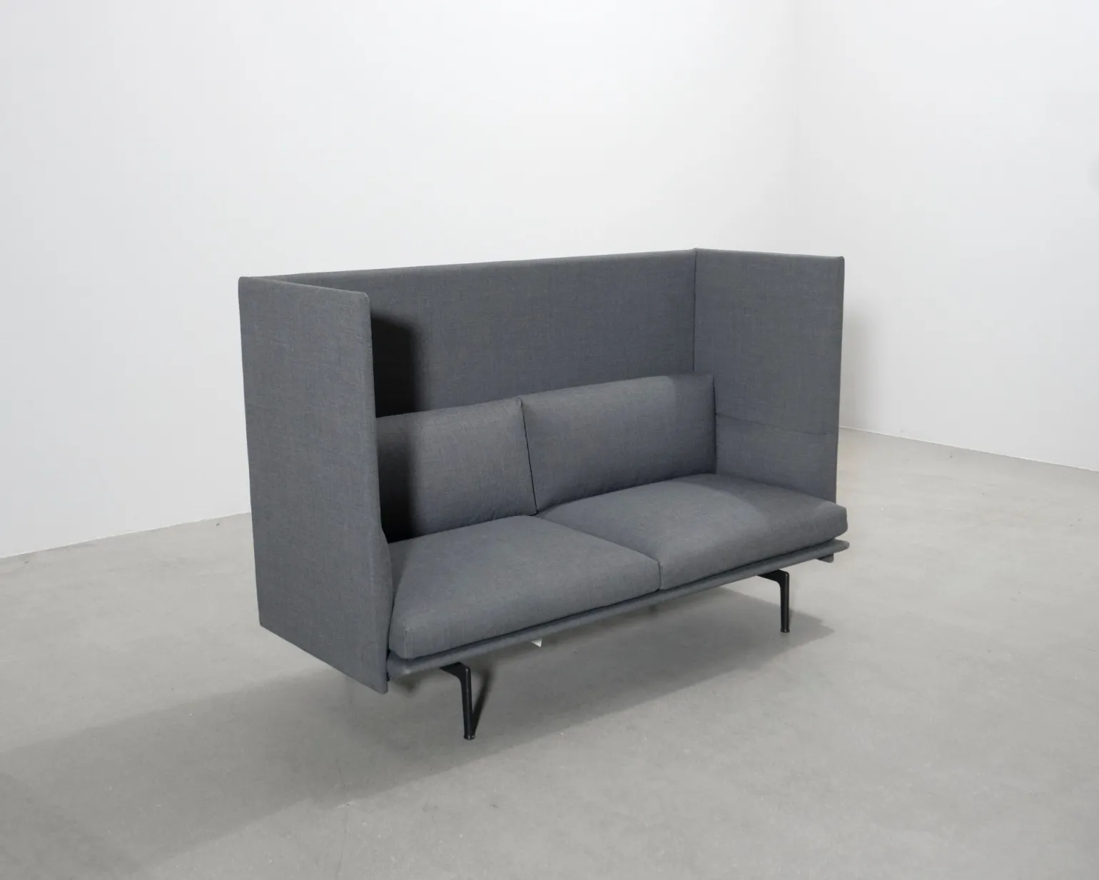 Muuto Outline Highback 2-sits soffa grå