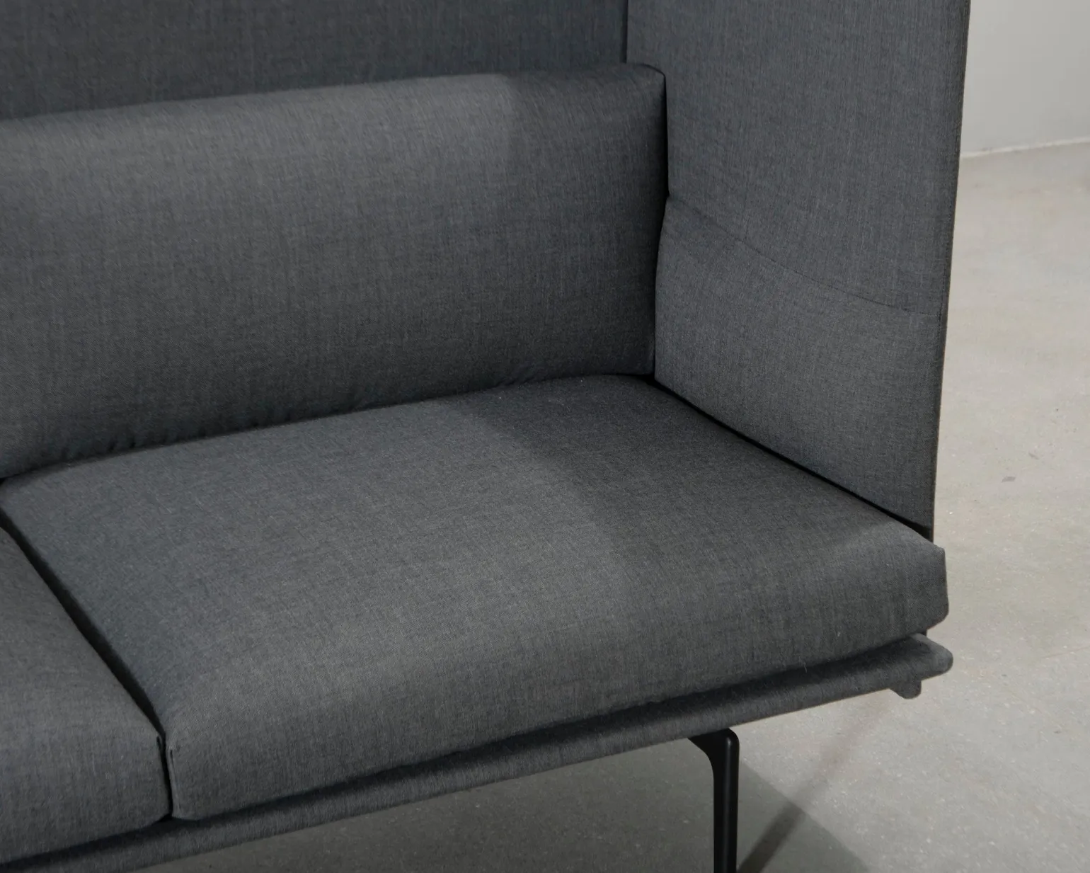 Muuto Outline Highback 2-sits soffa grå