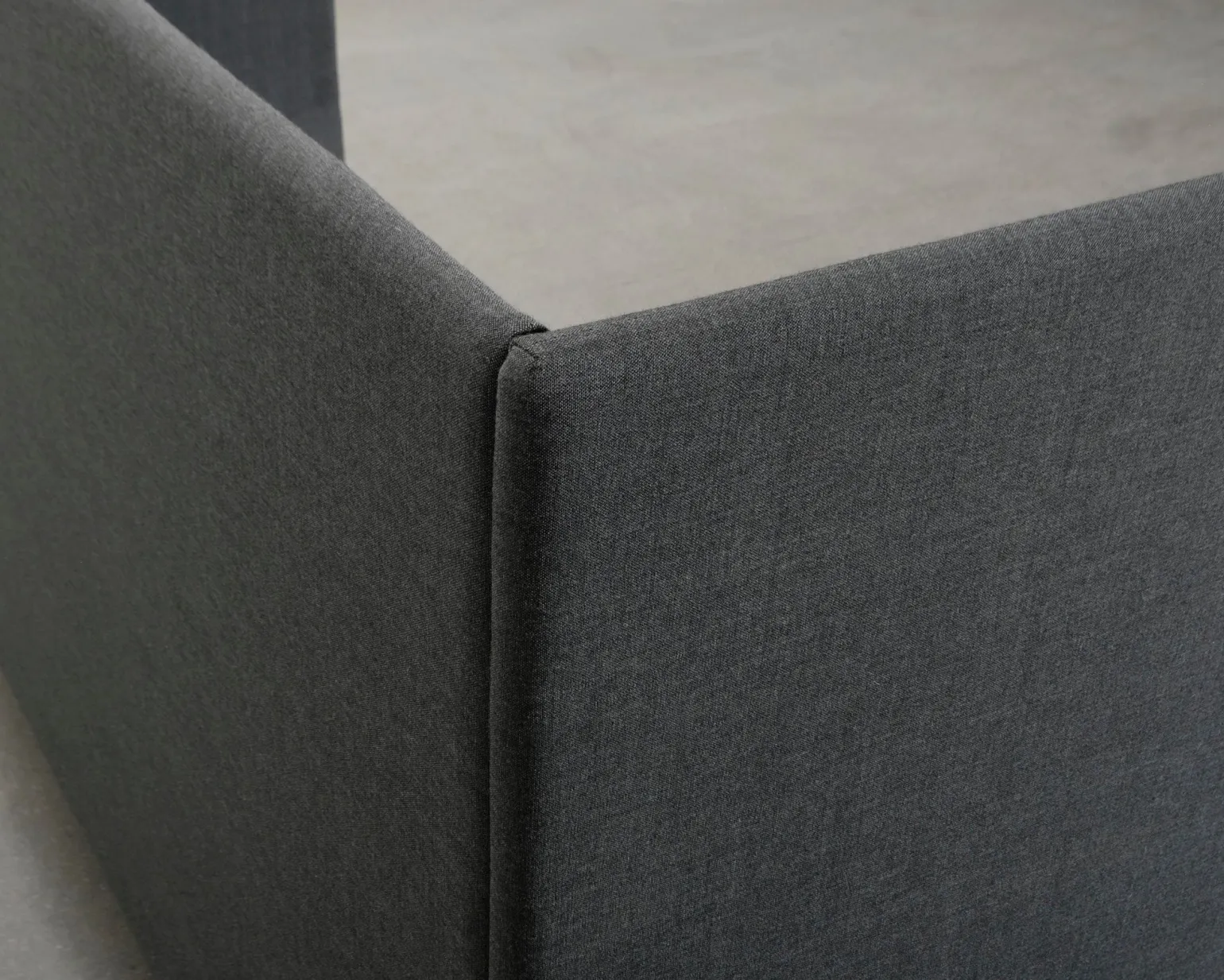 Muuto Outline Highback 2-sits soffa grå
