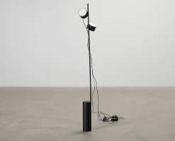 Muuto Post golvlampa svart