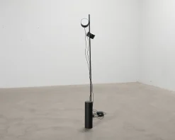 Muuto Post golvlampa svart