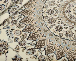 Nain 6 La orientalisk matta 257 x 355 cm