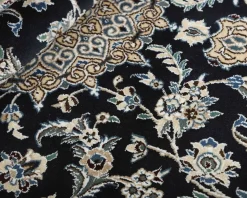 Nain 9 La orientalisk matta 118 x 185 cm