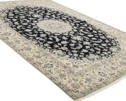 Nain 9 La orientalisk matta 248 x 356 cm