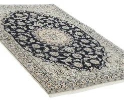 Nain 9 La orientalisk matta 117 x 172 cm