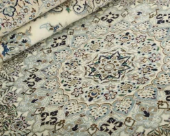 Nain 9 La orientalisk matta 241 x 349 cm