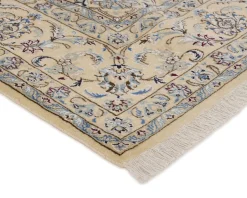 Nain 9 La orientalisk matta 196 x 302 cm