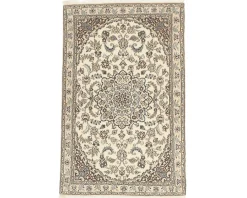 Nain 9 La orientalisk matta 95 x 148 cm