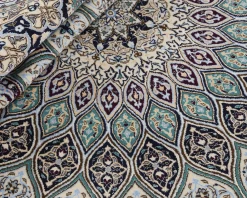 Nain 6 La orientalisk matta 262 x 358 cm