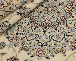 Nain 9 La orientalisk matta 170 x 250 cm