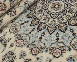 Nain 9 La orientalisk matta 205 x 307 cm
