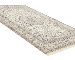 Nain 9 La orientalisk matta 195 x 308 cm
