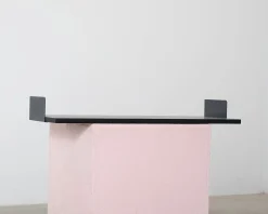 New Works vägghylla svart