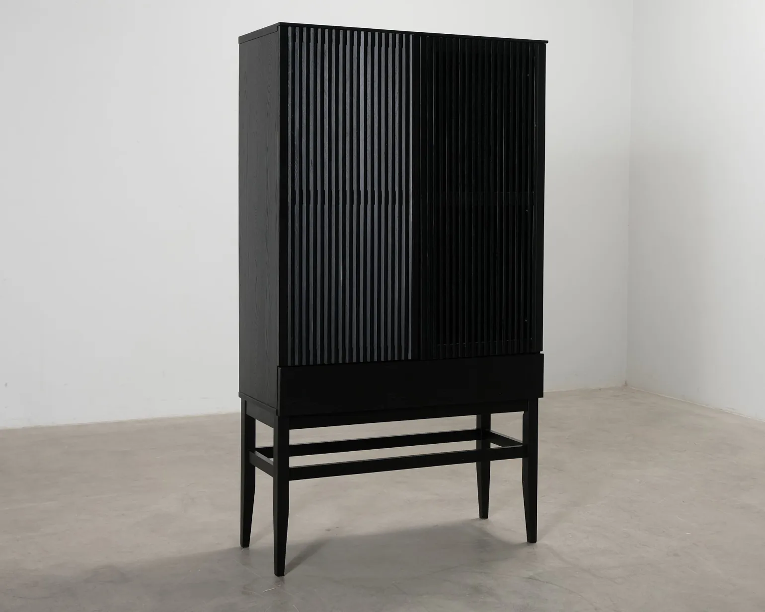 Nordic Furniture Group Gradino vitrinskåp