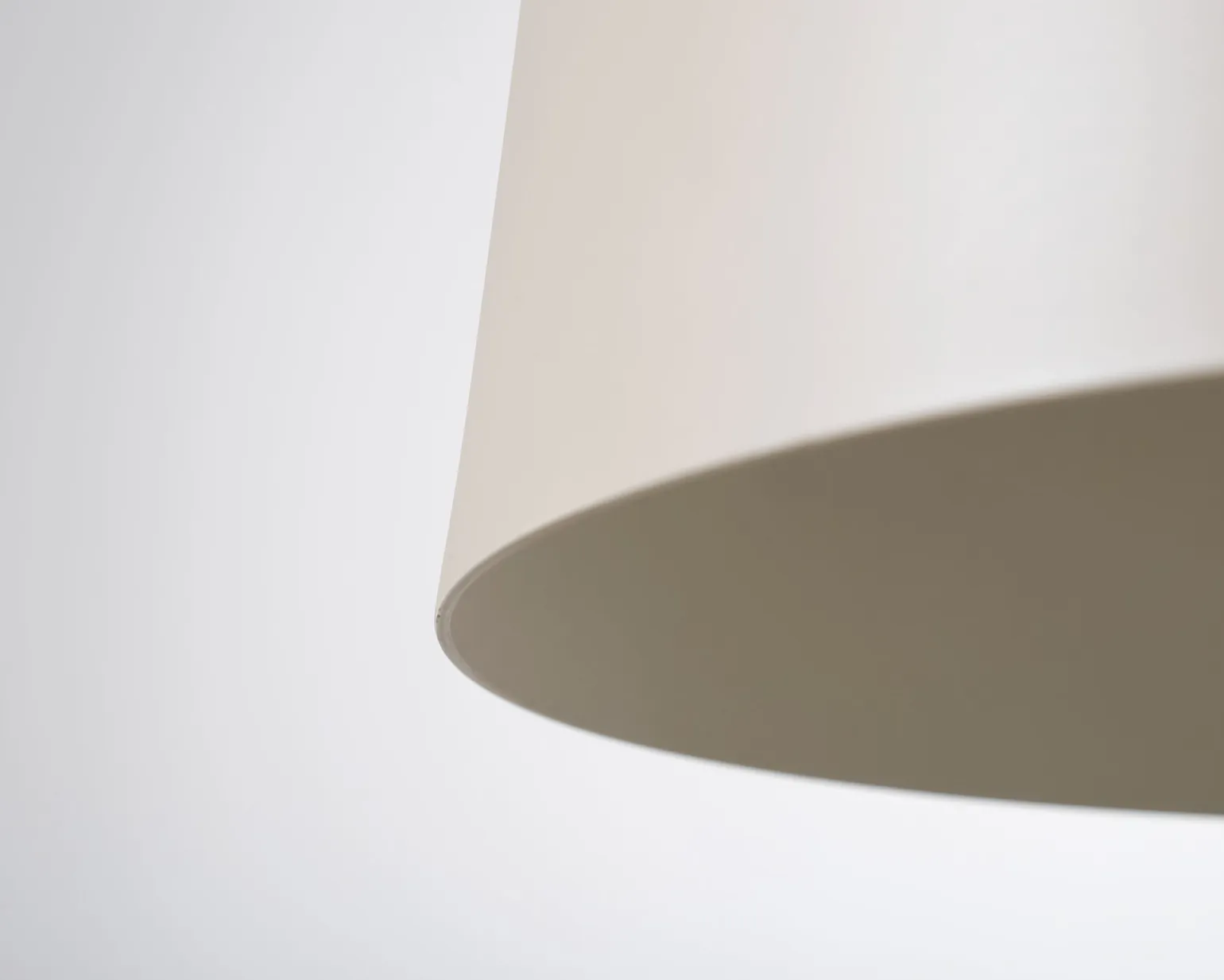 Normann Copenhagen Bell M pendellampa Sand
