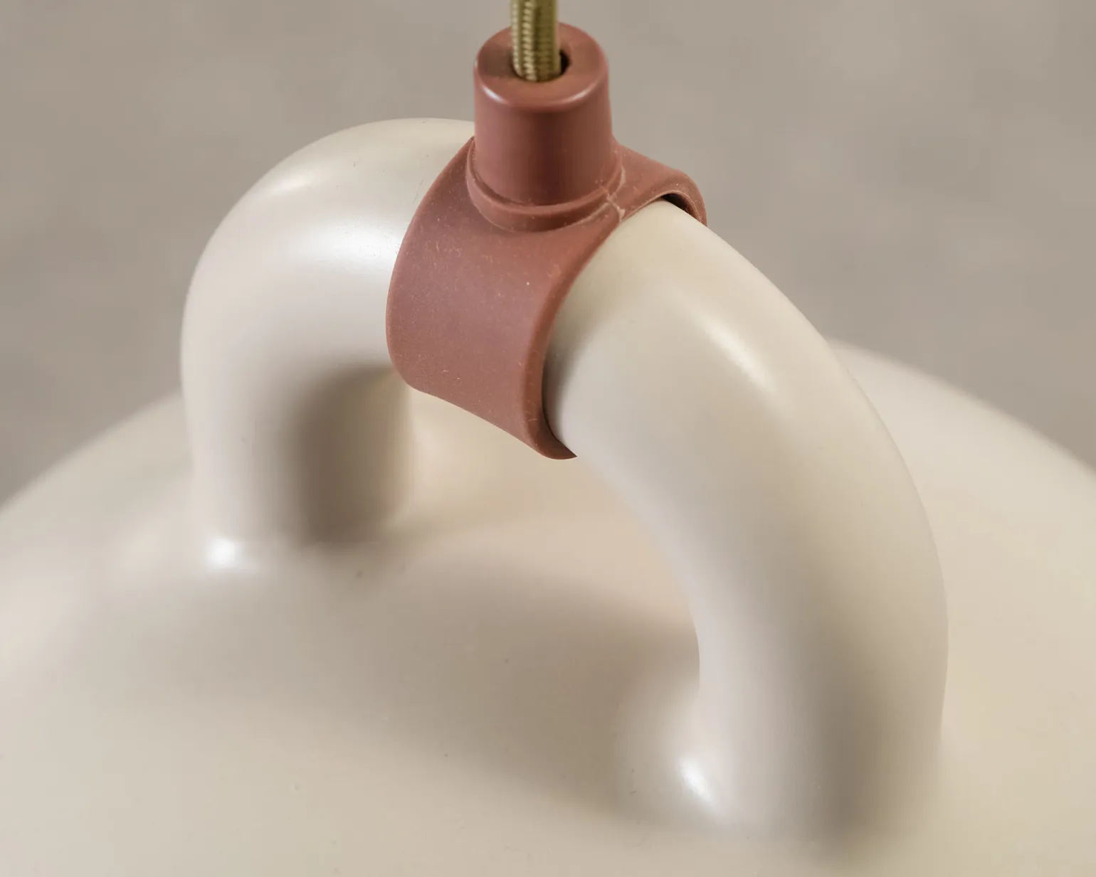 Normann Copenhagen Bell M pendellampa Sand