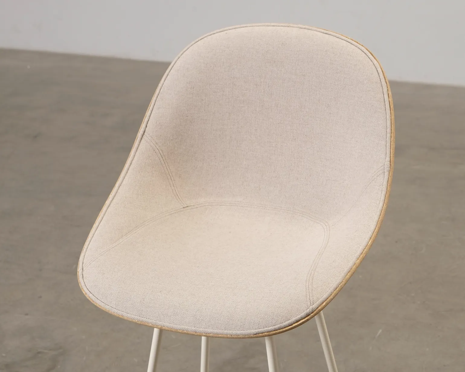 Normann Copenhagen Mat 65 cm barstool med armstöd