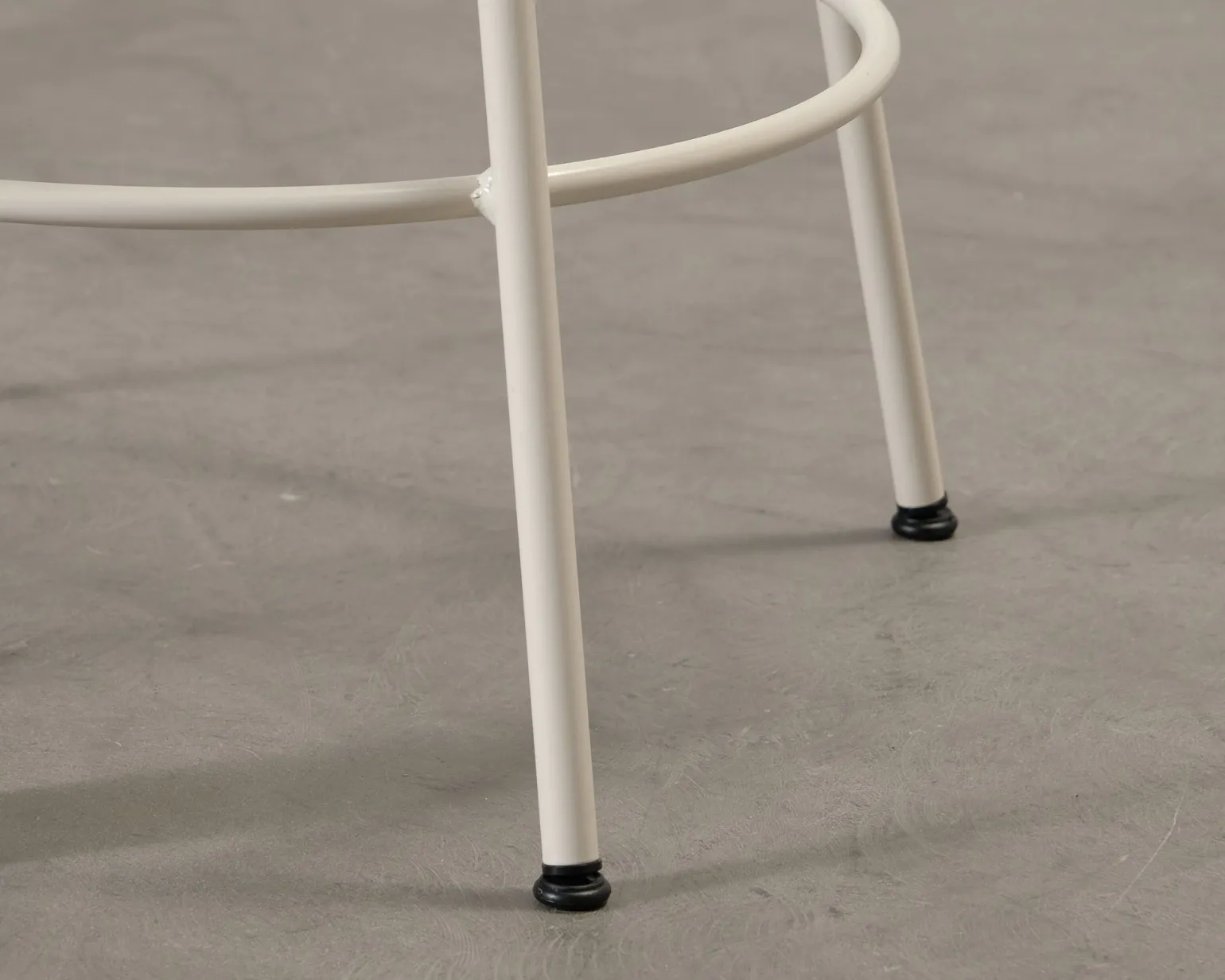 Normann Copenhagen Mat 65 cm barstool med armstöd