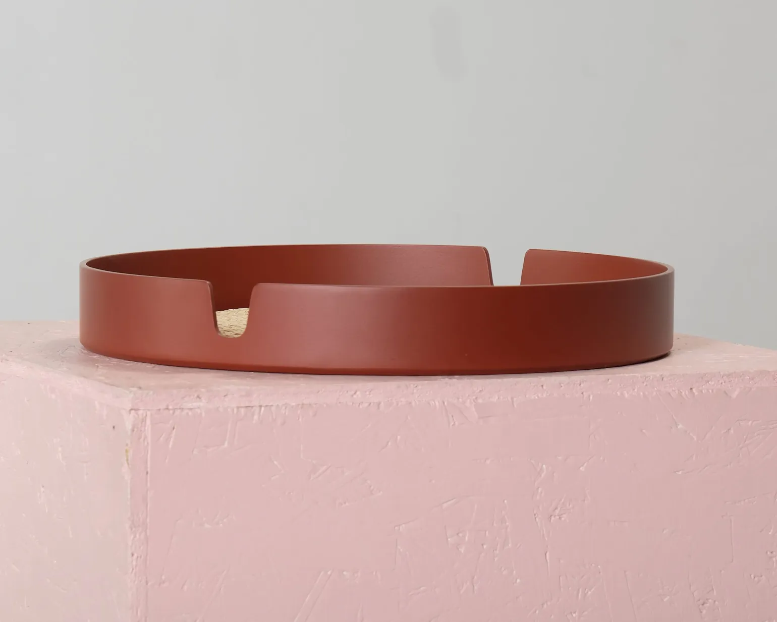 Normann Copenhagen Salon Tray bricka Ø 40 cm roströd