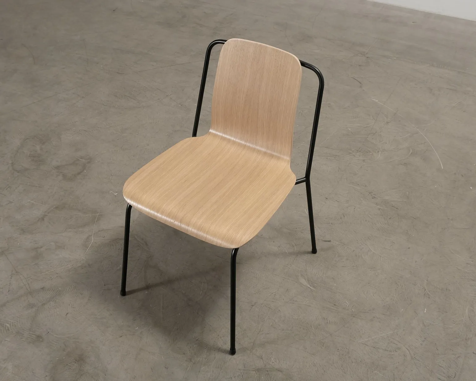 Normann Copenhagen Studio stol vit