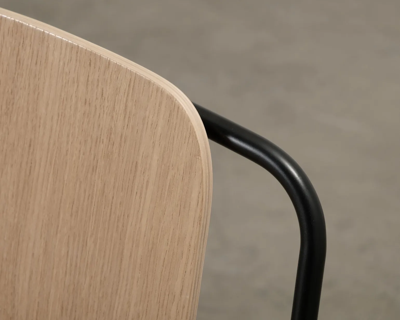 Normann Copenhagen Studio stol vit