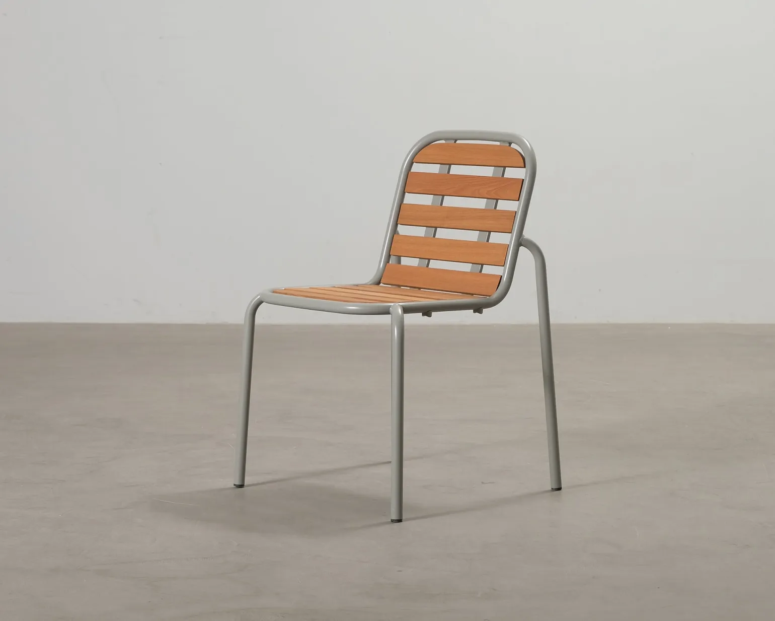 Normann Copenhagen Vig Robinia stol ljusgrå